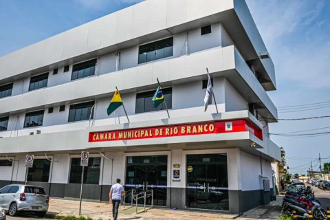 Vereadores e servidores são investigados por curso pago com dinheiro público